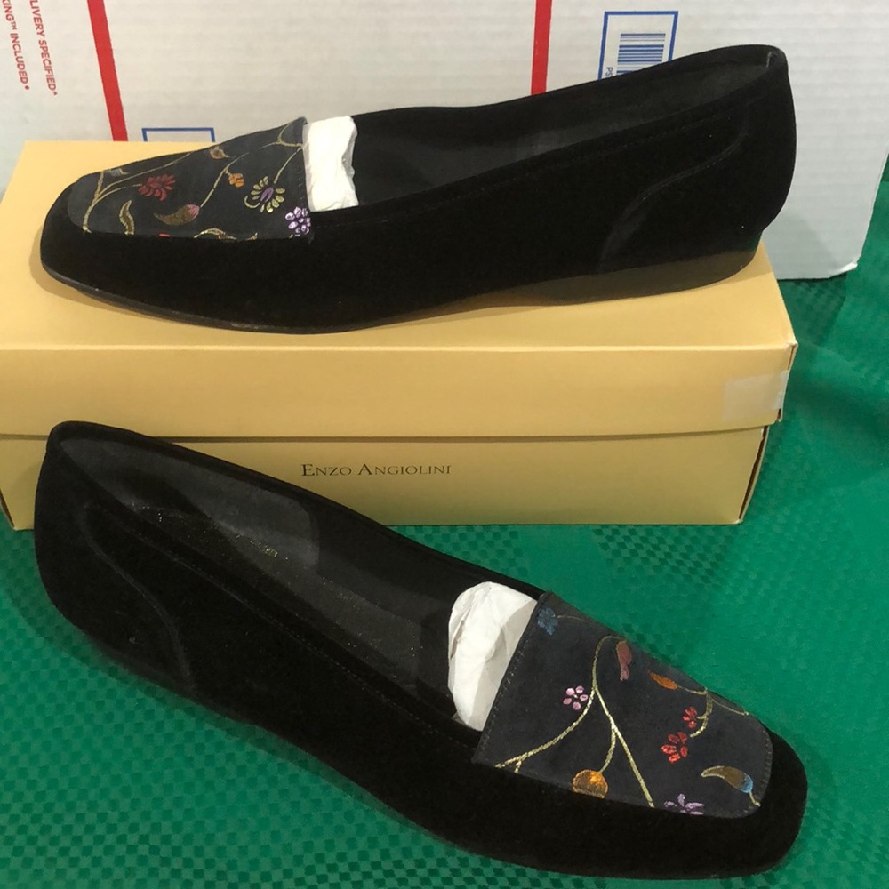 Enzo Angiolini Black Suede Flats Floral Stitching